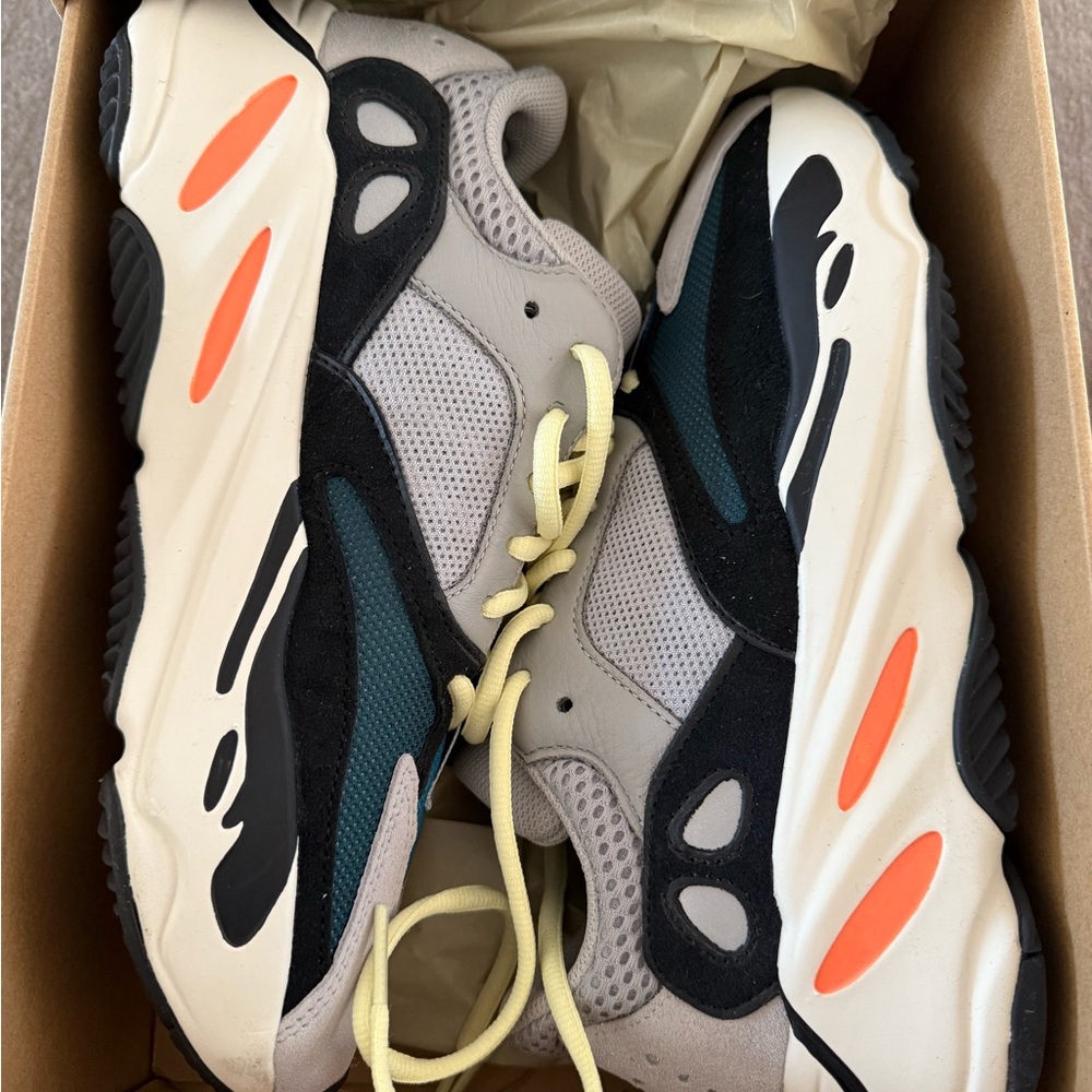 Yeezy Boost 700